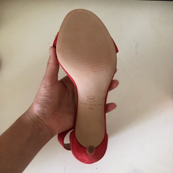 Ann Taylor red suede pointed toe ankle strap heel - Picture 11 of 11